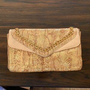 Gold clutch